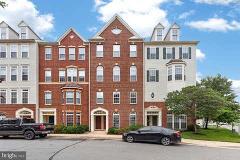 Condo For Sale - 25335 Curiosity Square<br/> ALDIE, VA 20105