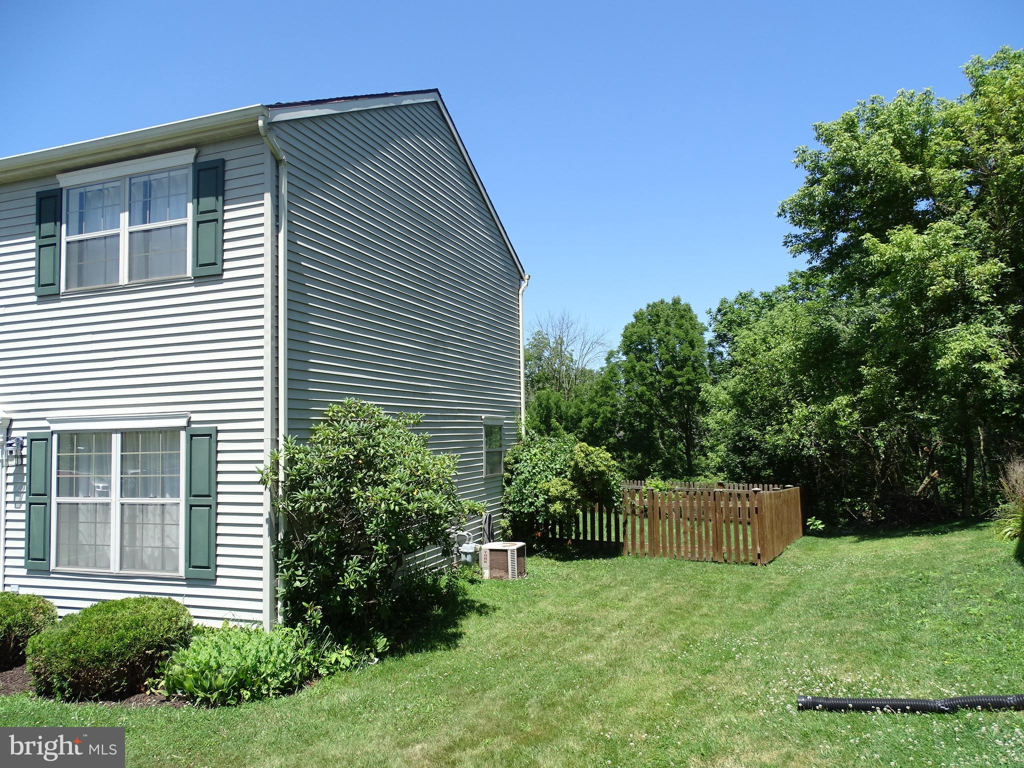 STONEBRIDGE CONDOS - Residential