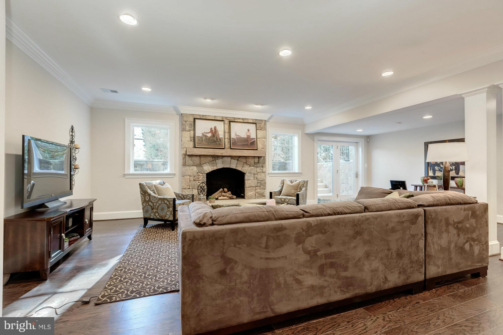 LANGLEY FOREST - Residential