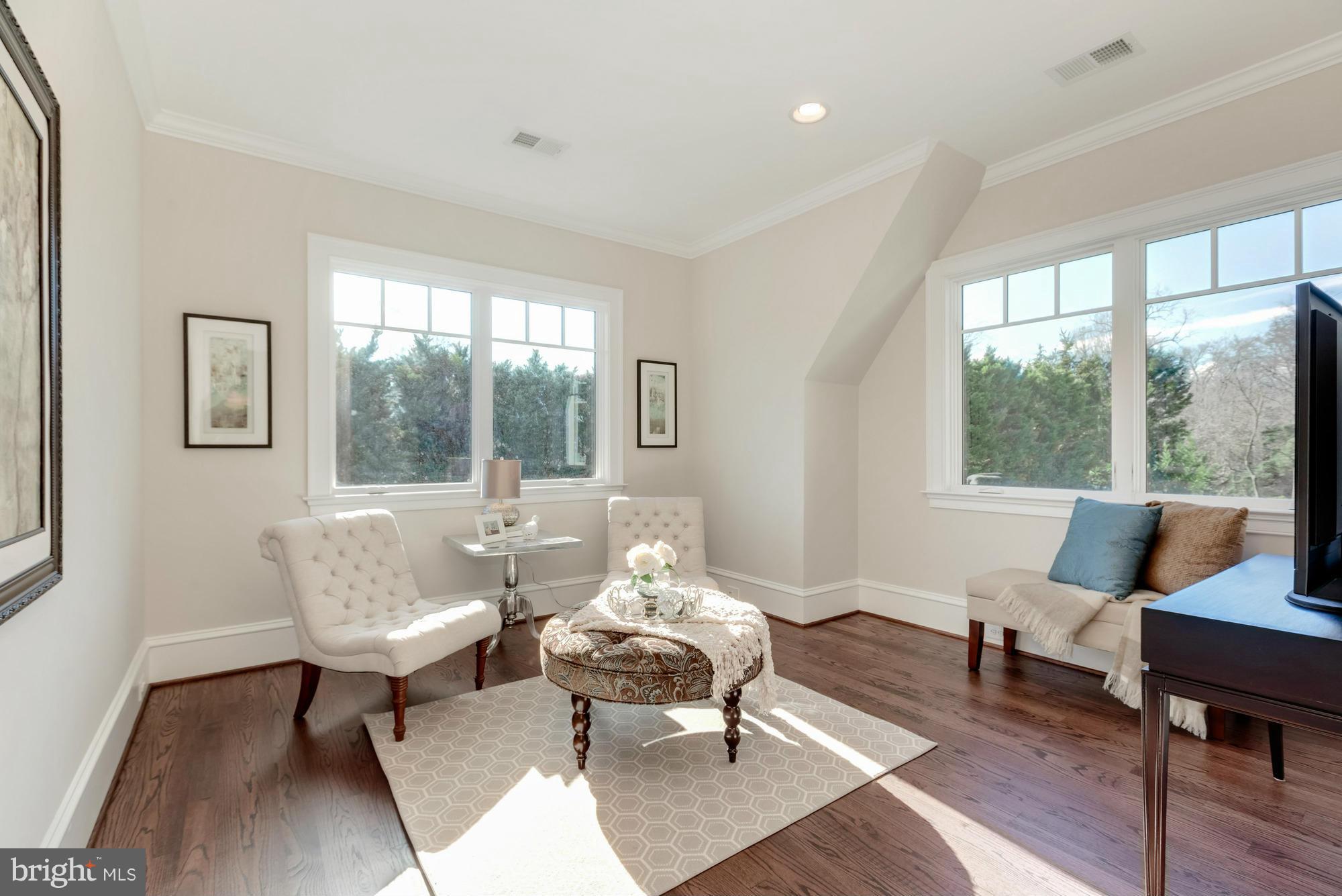 LANGLEY FOREST - Residential