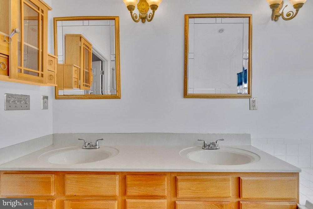 MARLTON TOWN CENTER - Residential