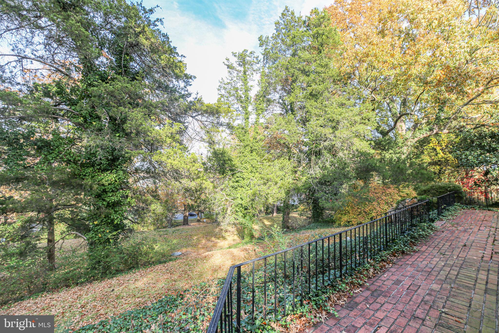 WESTMONT - Residential