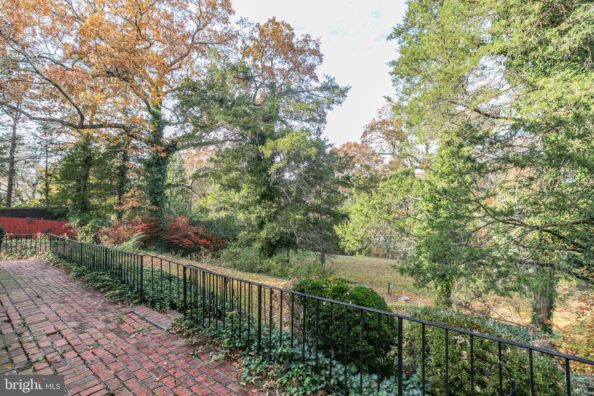 WESTMONT - Residential