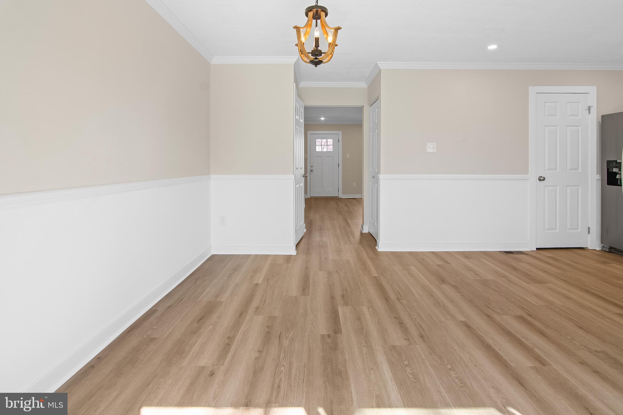 CONSTANT FRIENDSHIP - Residential