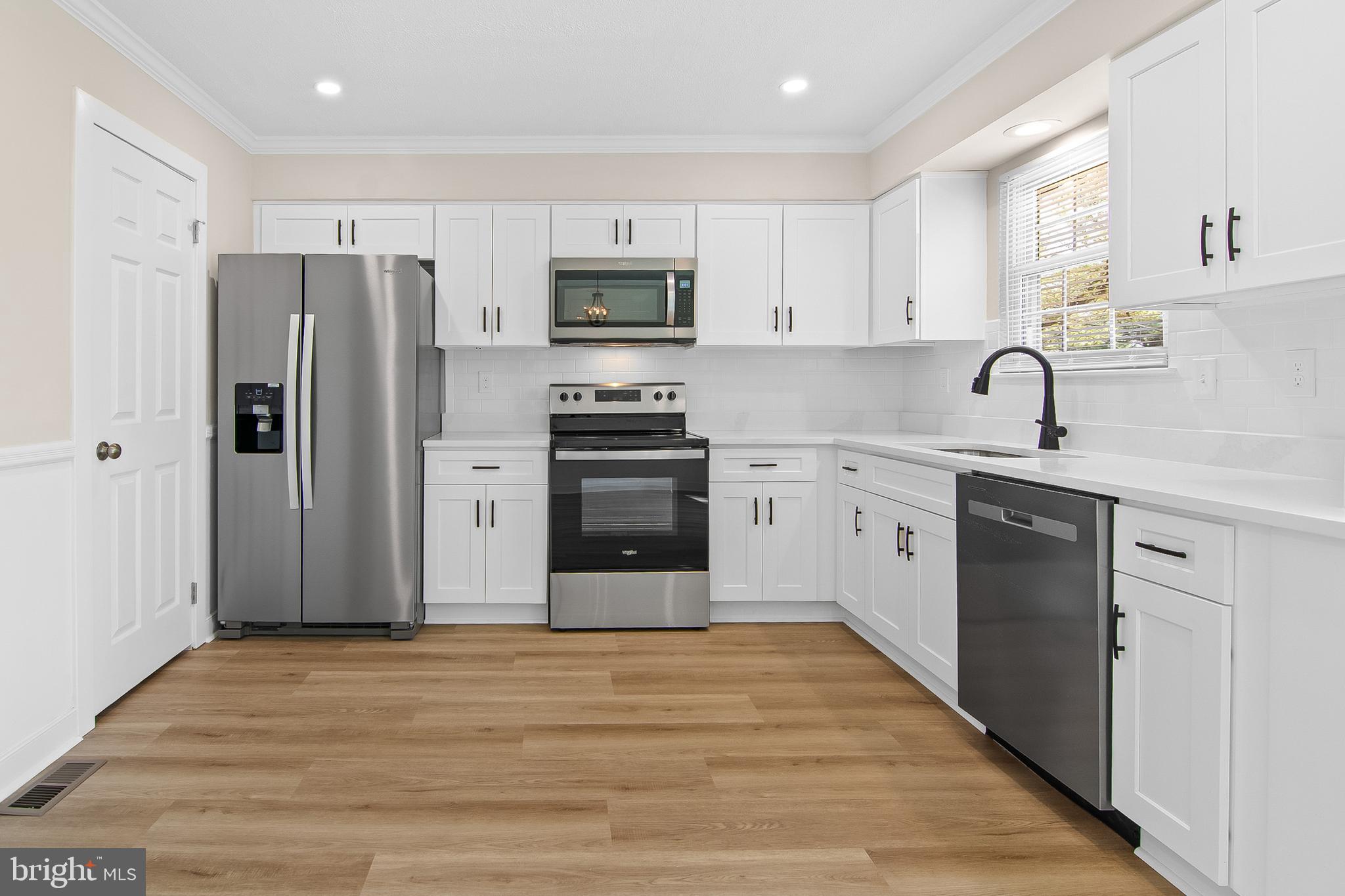 CONSTANT FRIENDSHIP - Residential