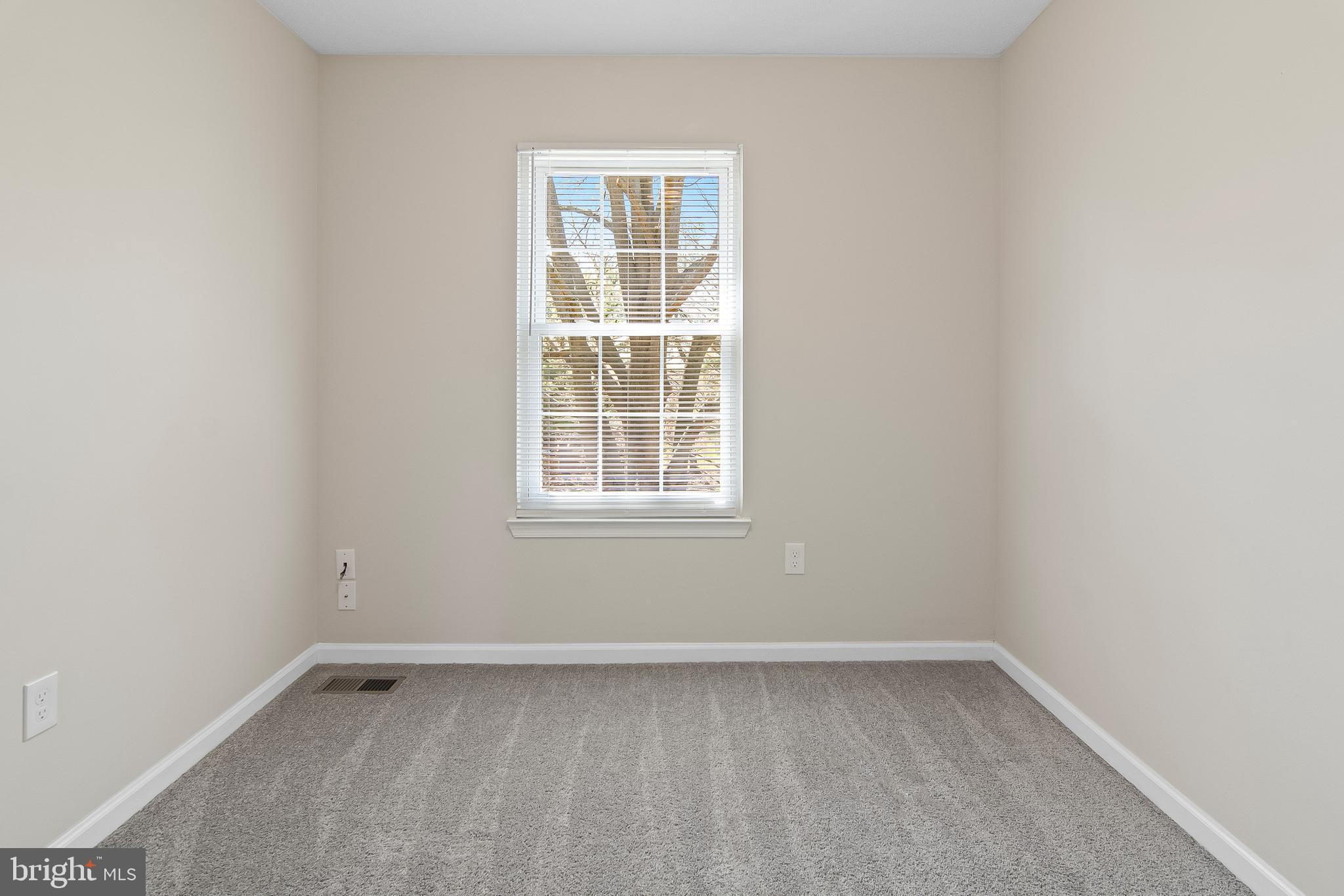 CONSTANT FRIENDSHIP - Residential