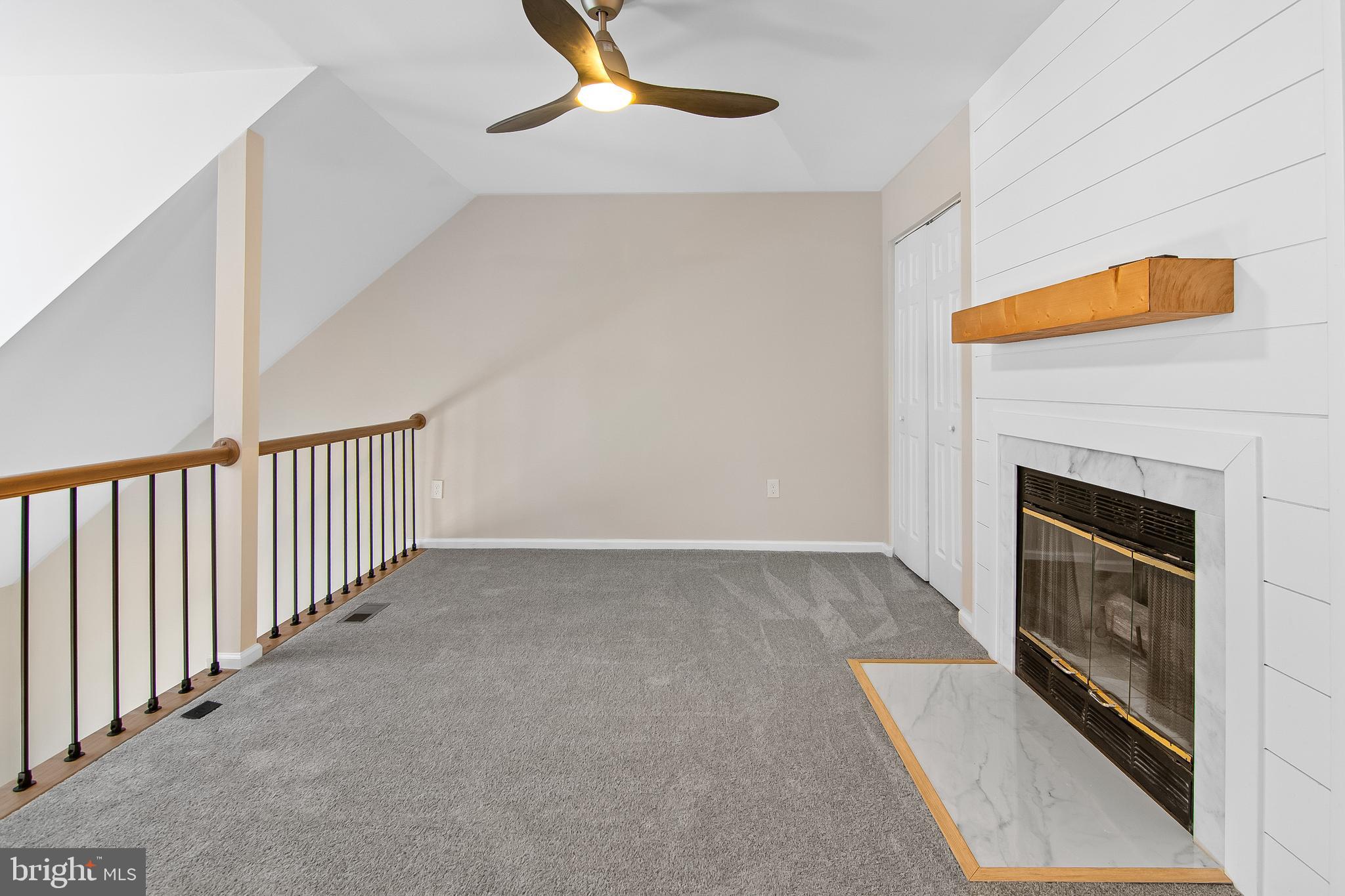 CONSTANT FRIENDSHIP - Residential