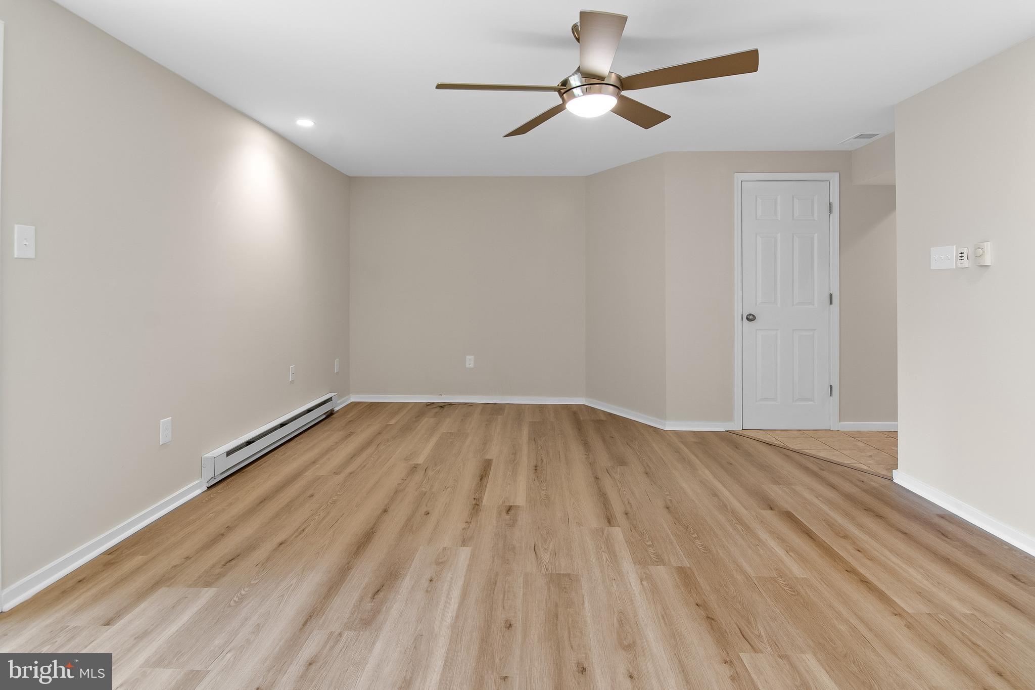 CONSTANT FRIENDSHIP - Residential