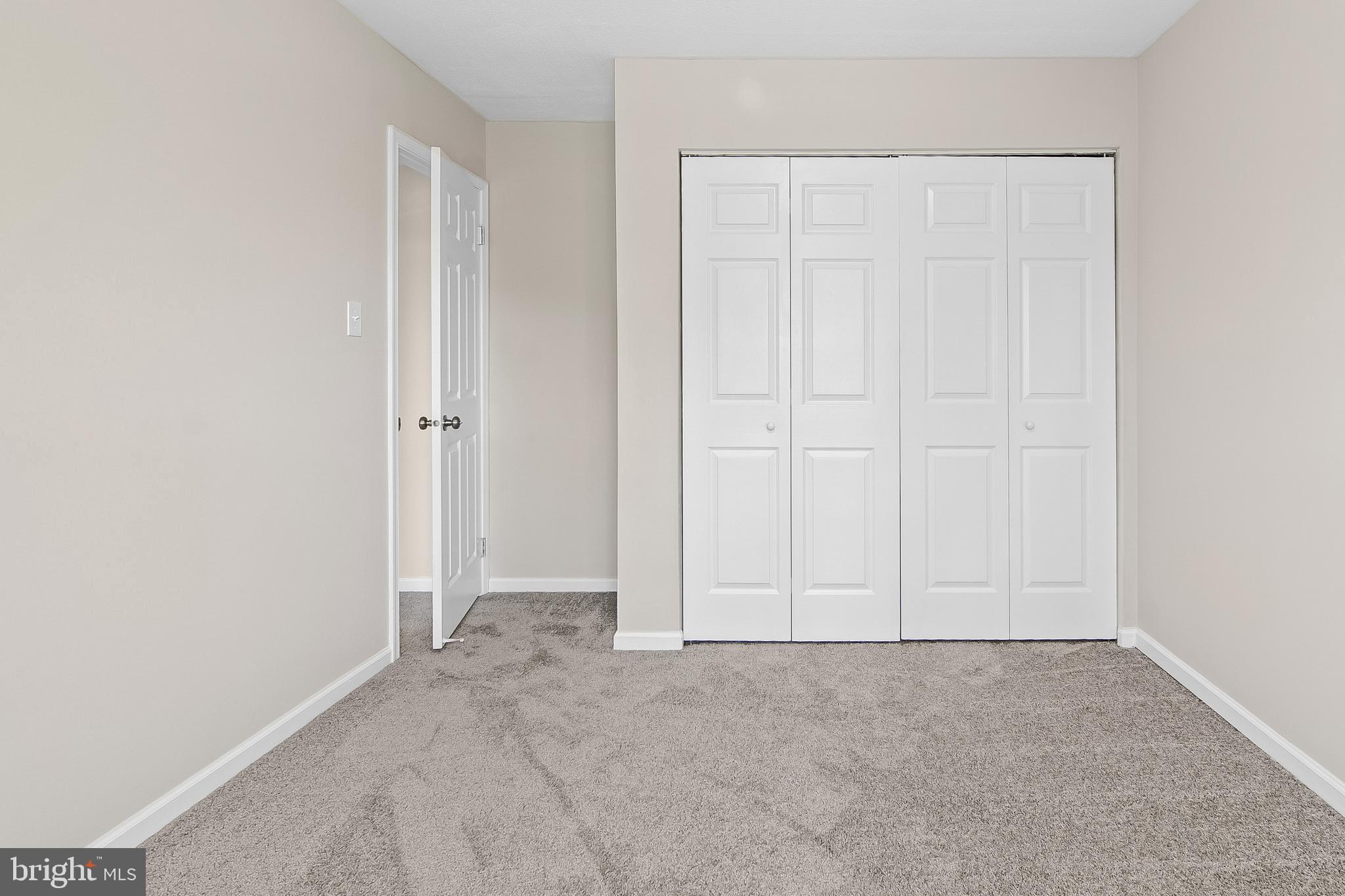 CONSTANT FRIENDSHIP - Residential