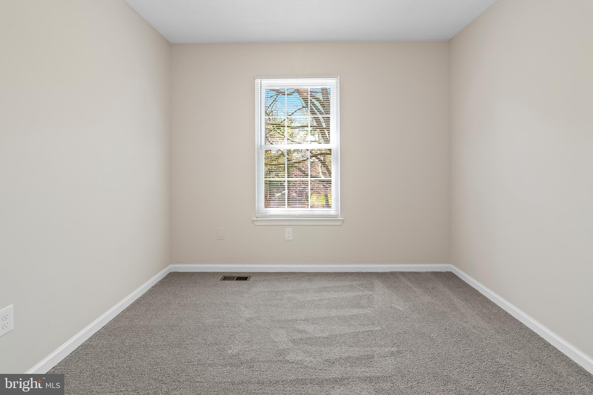 CONSTANT FRIENDSHIP - Residential