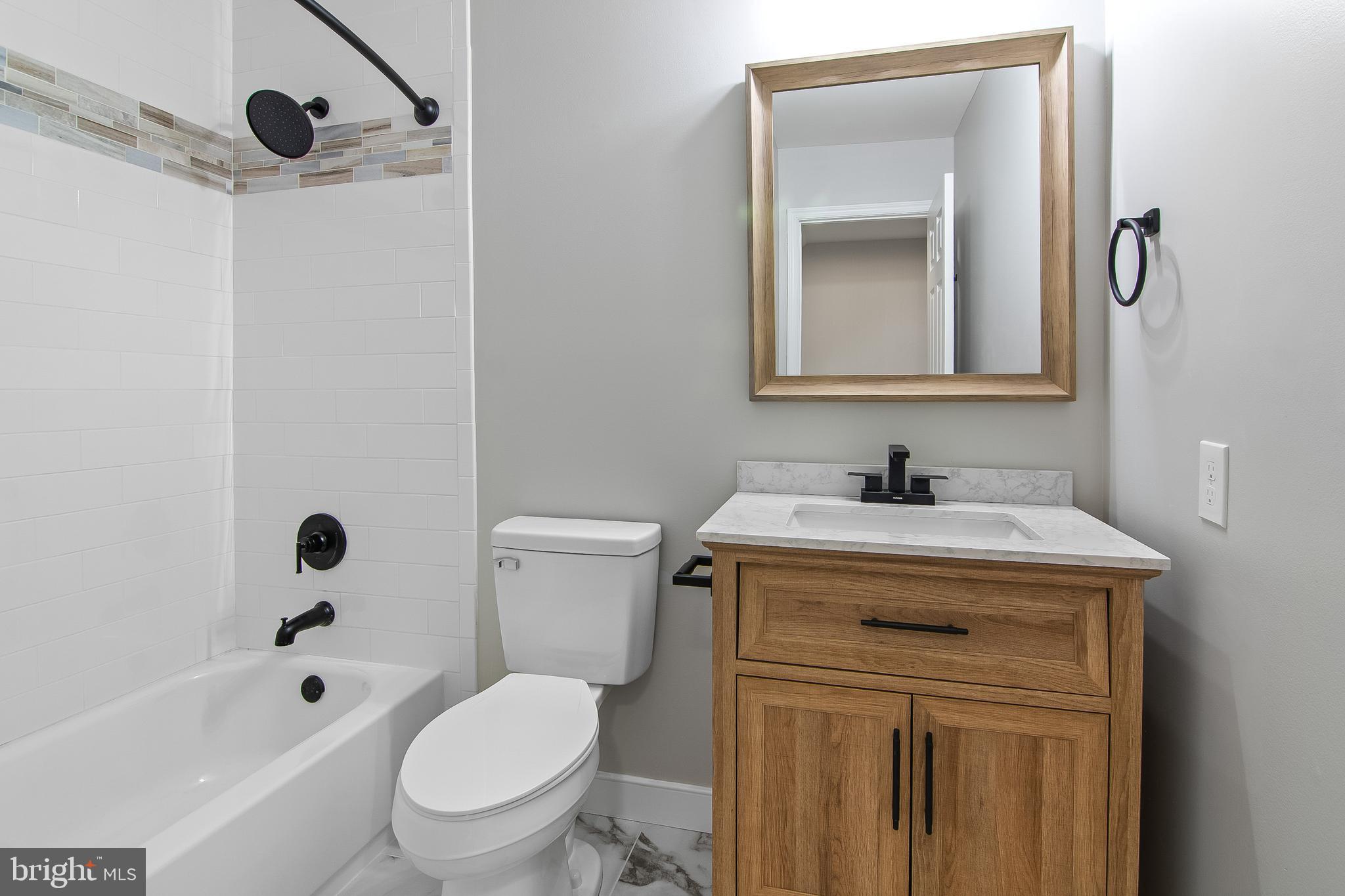 CONSTANT FRIENDSHIP - Residential