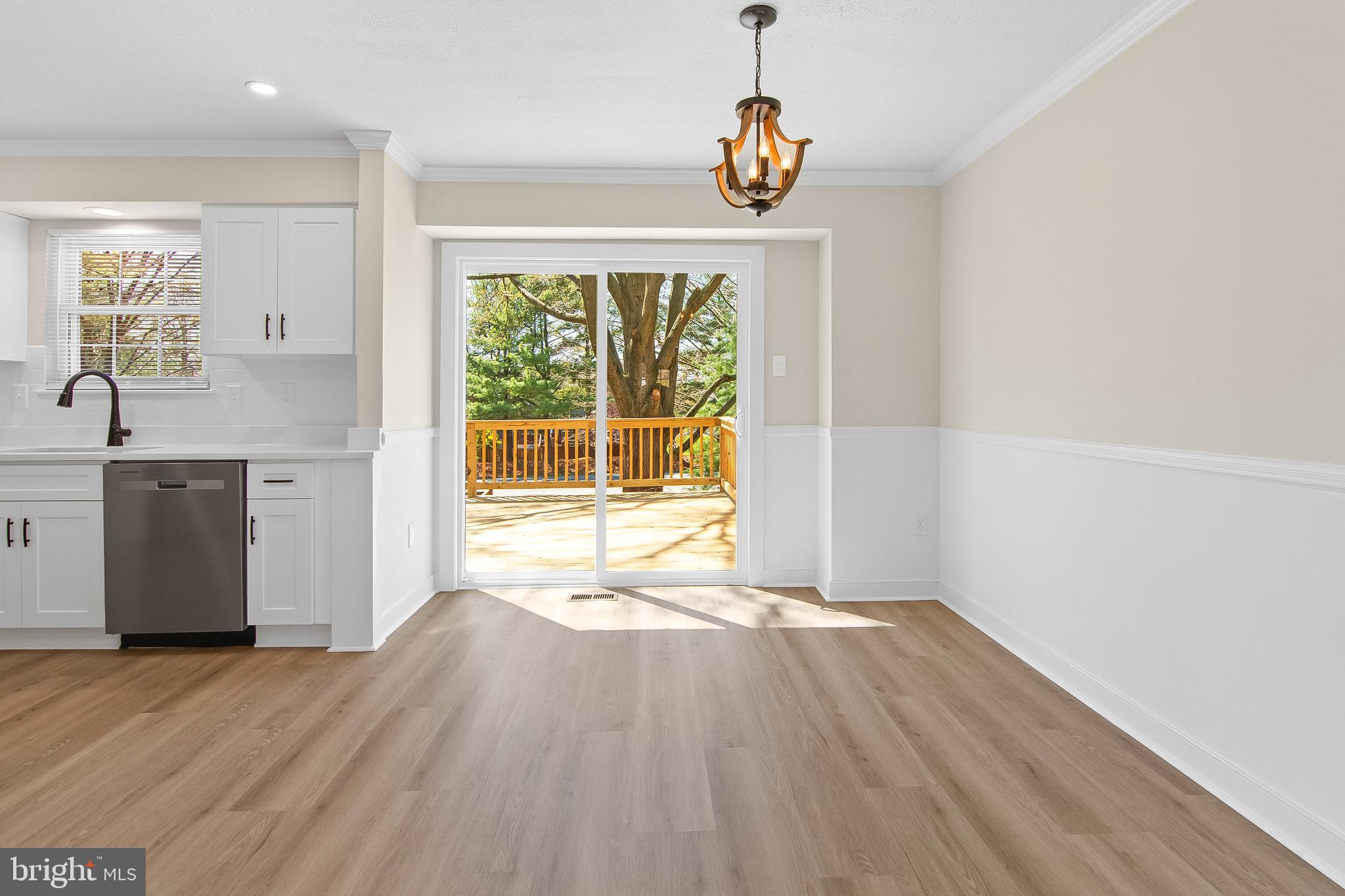 CONSTANT FRIENDSHIP - Residential