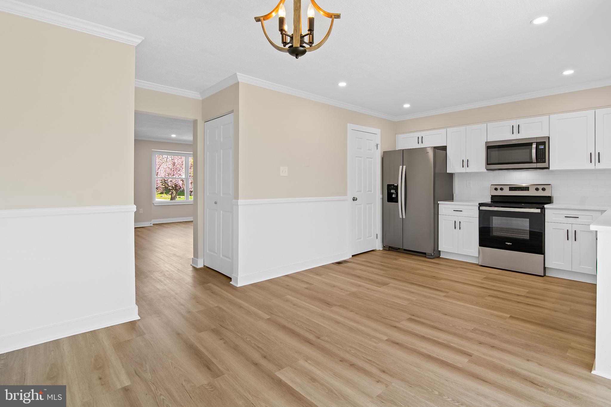 CONSTANT FRIENDSHIP - Residential