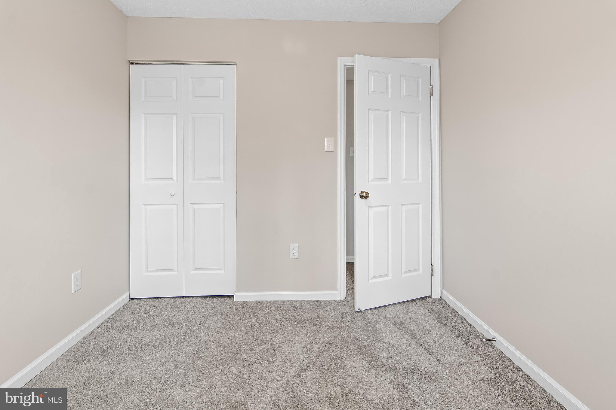 CONSTANT FRIENDSHIP - Residential