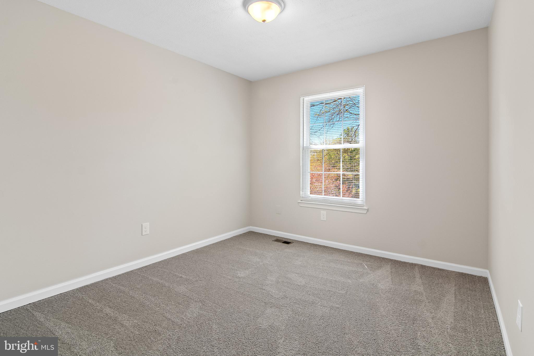 CONSTANT FRIENDSHIP - Residential