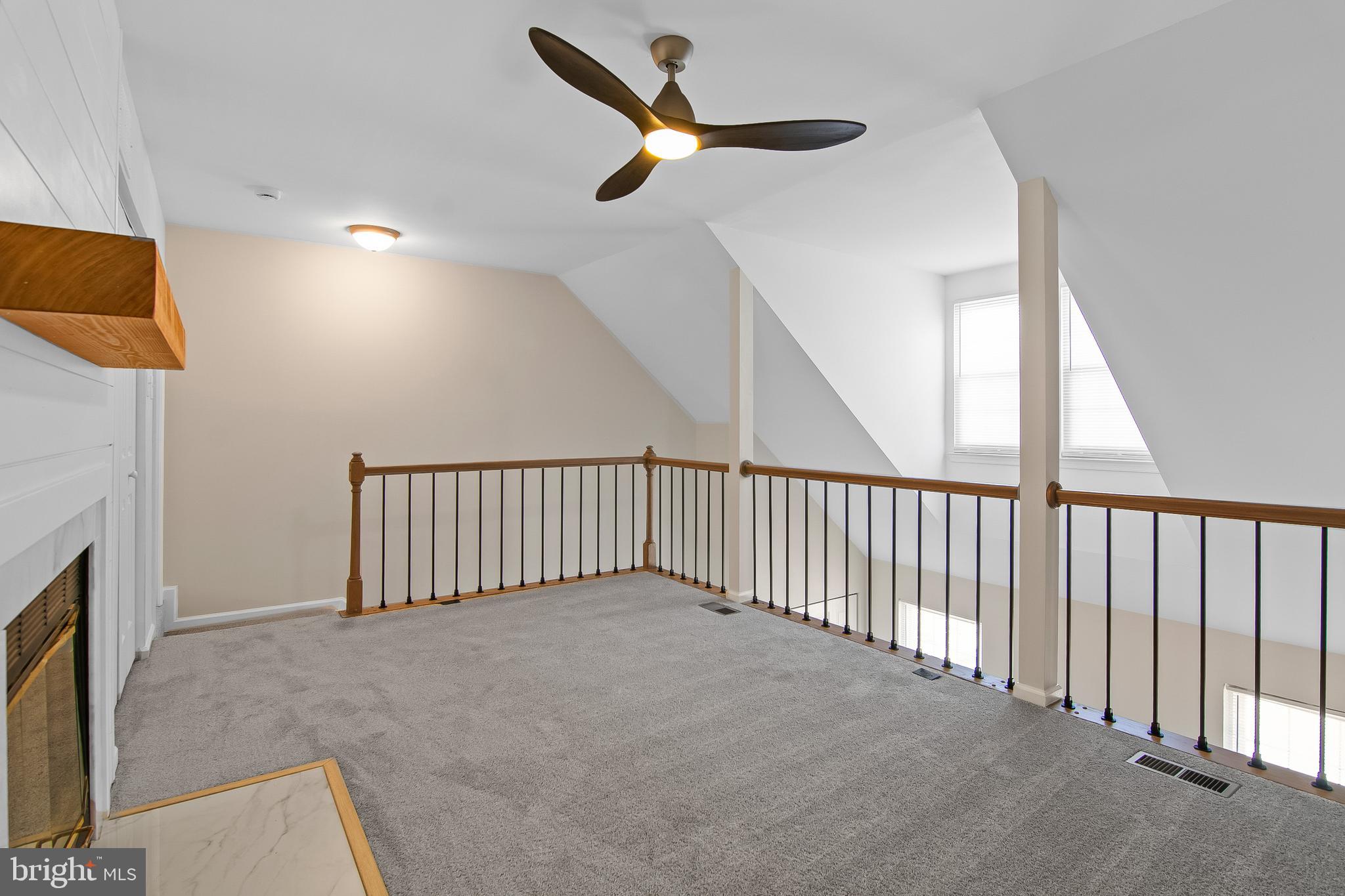 CONSTANT FRIENDSHIP - Residential