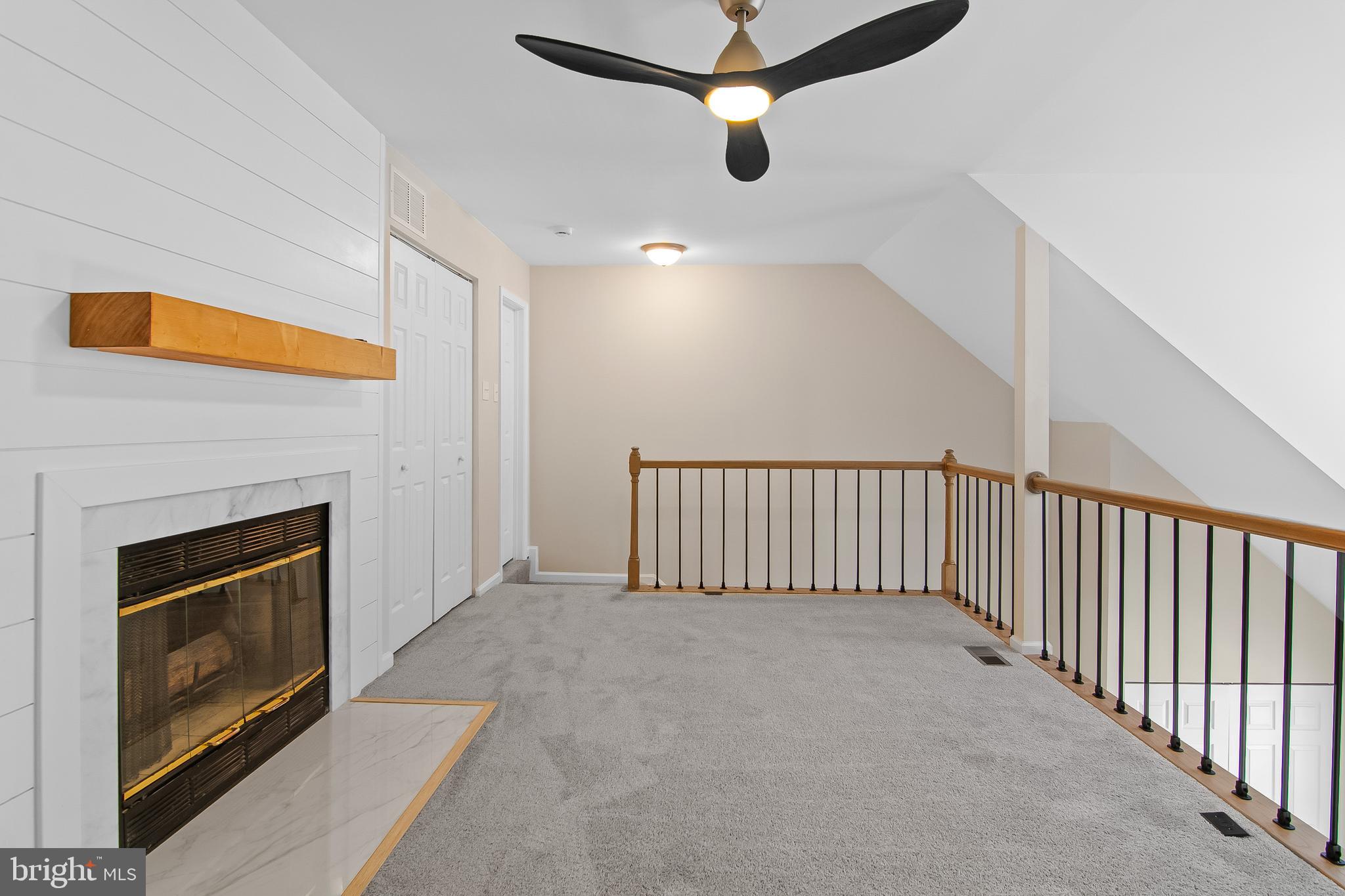 CONSTANT FRIENDSHIP - Residential