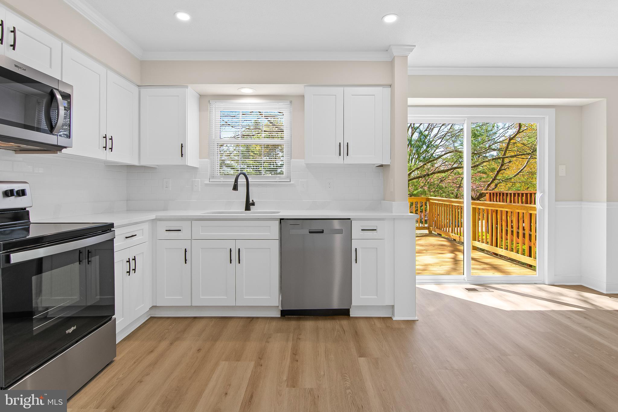 CONSTANT FRIENDSHIP - Residential