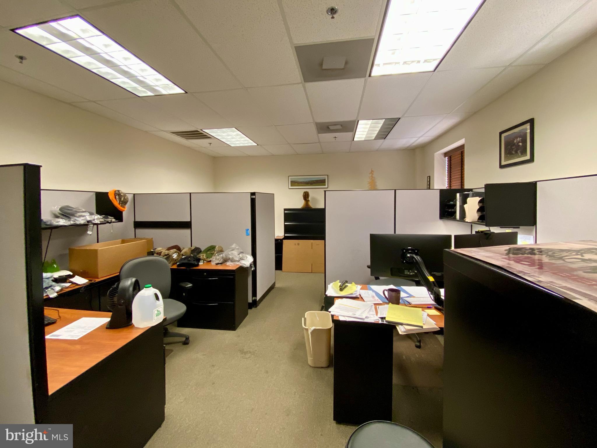 WINCHESTER - Commercial Sale