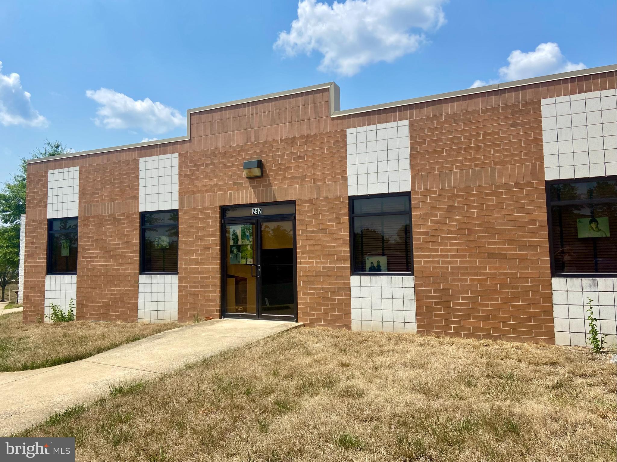 WINCHESTER - Commercial Sale