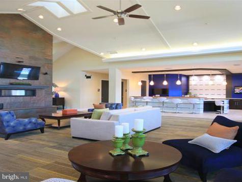 CREEKSIDE VILLAGE - Residential