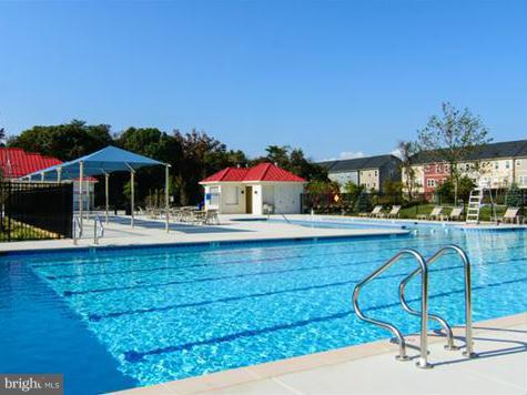 CREEKSIDE VILLAGE - Residential