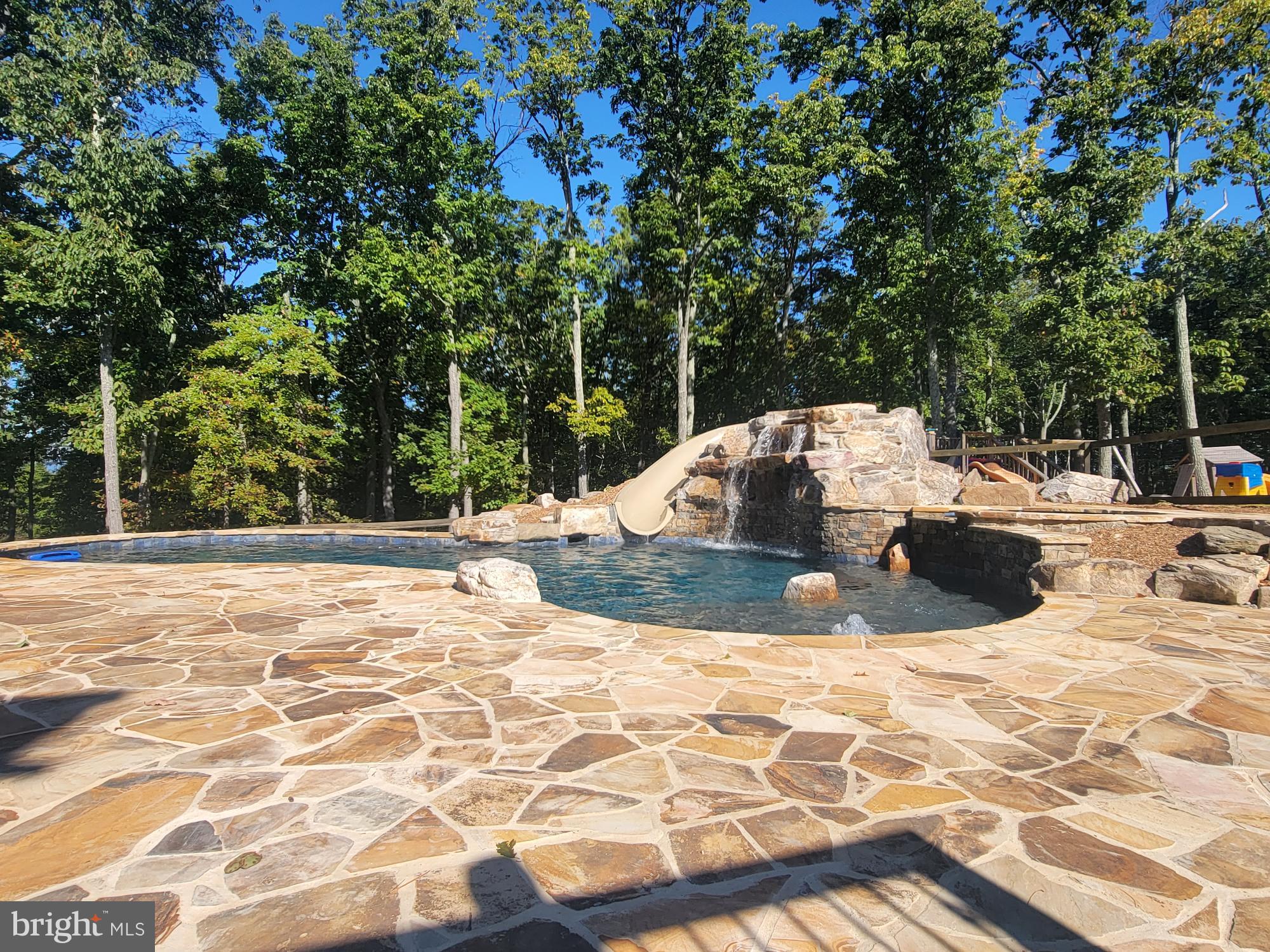 HERTZ DIVISION - Residential