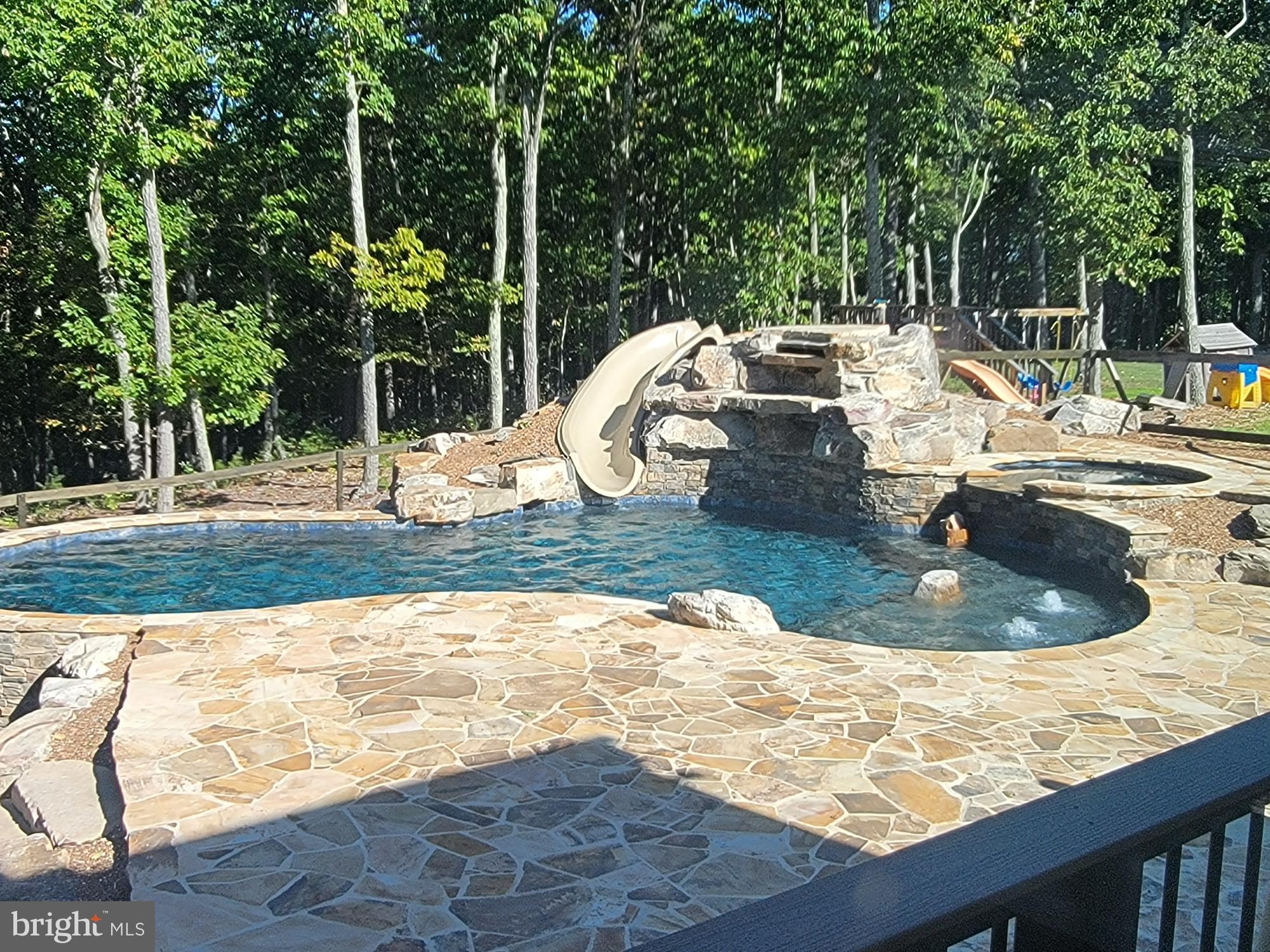 HERTZ DIVISION - Residential