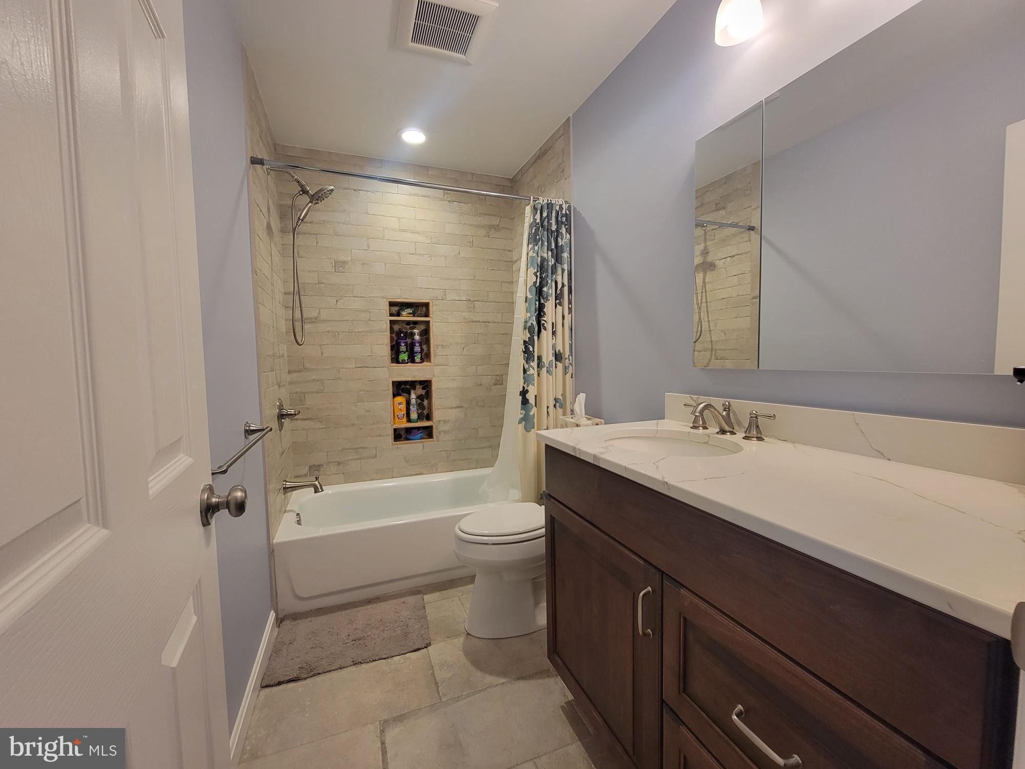 HERTZ DIVISION - Residential