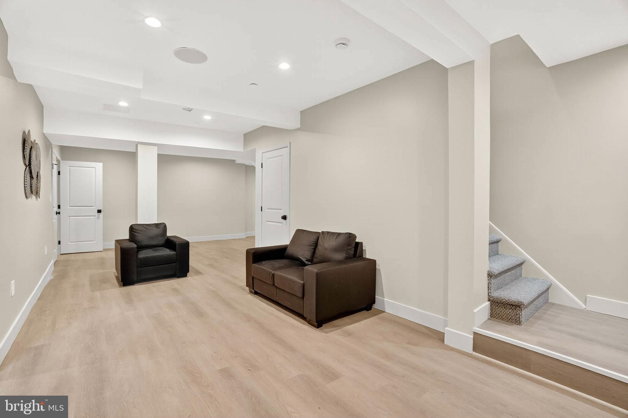 HIGHLAND LAKE - Residential