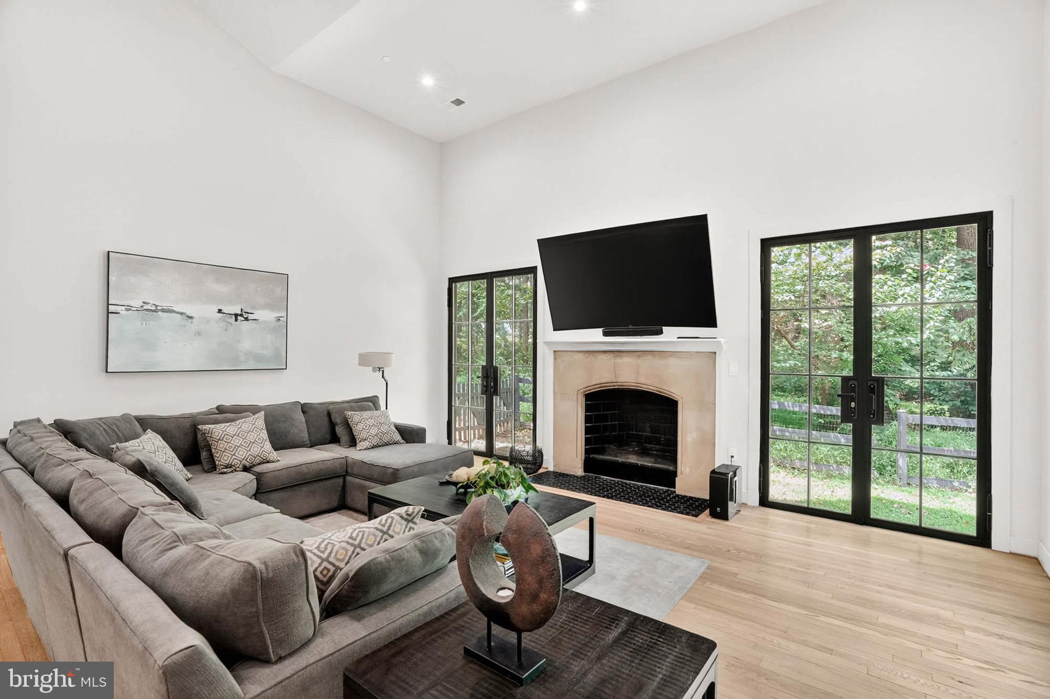 HIGHLAND LAKE - Residential