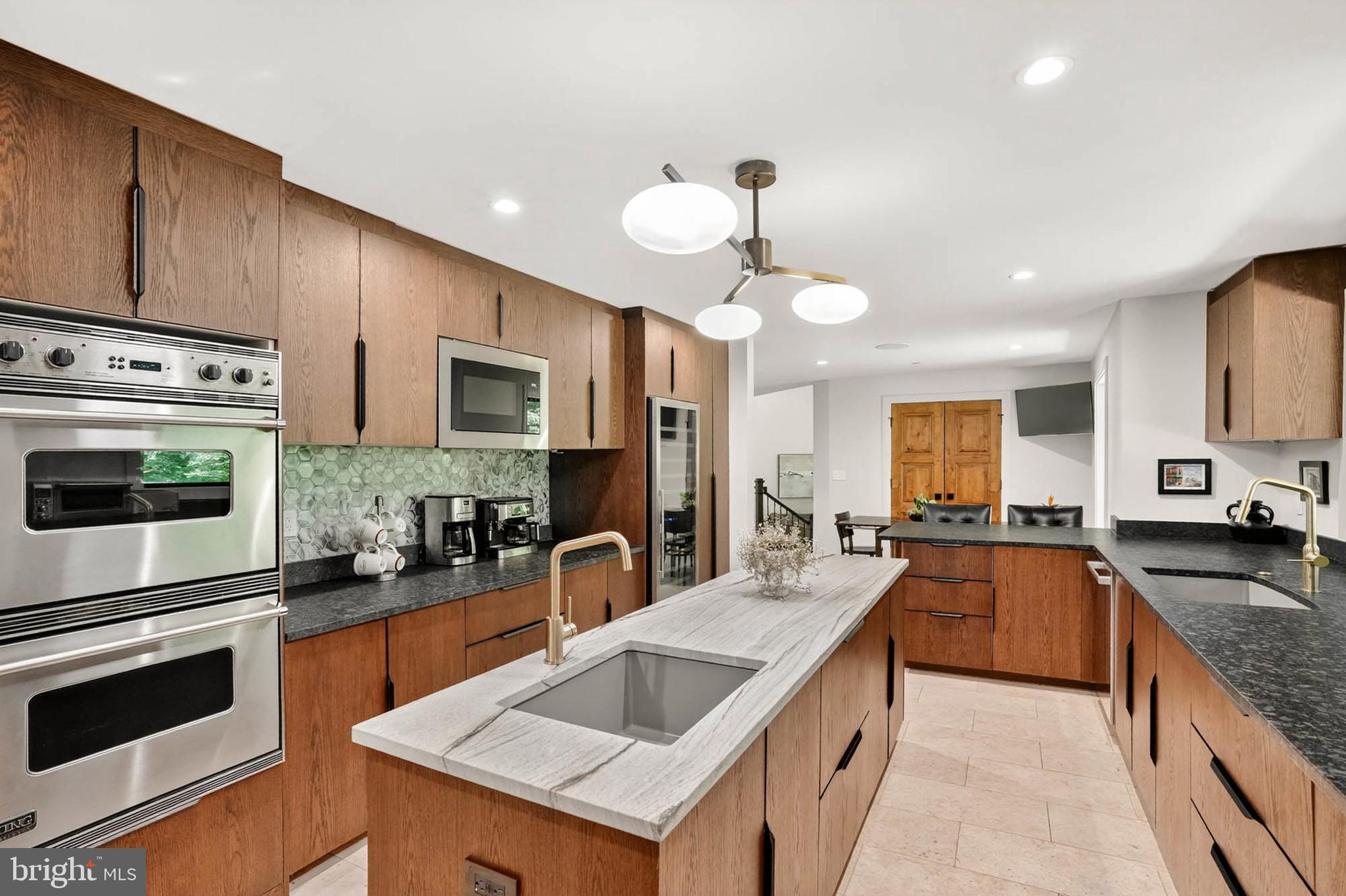 HIGHLAND LAKE - Residential