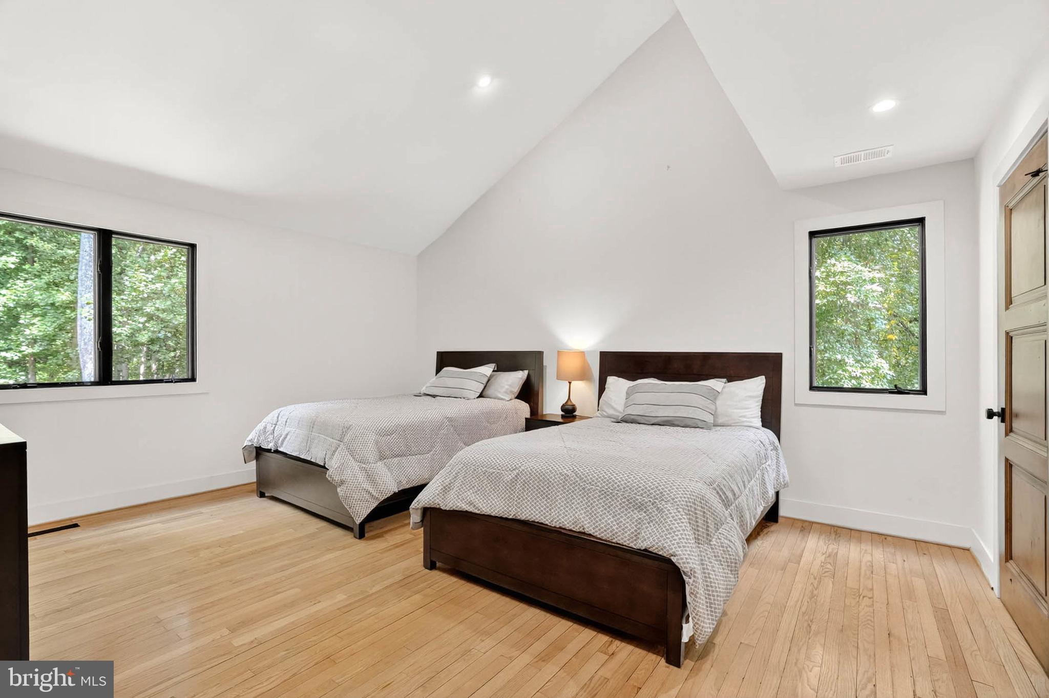 HIGHLAND LAKE - Residential