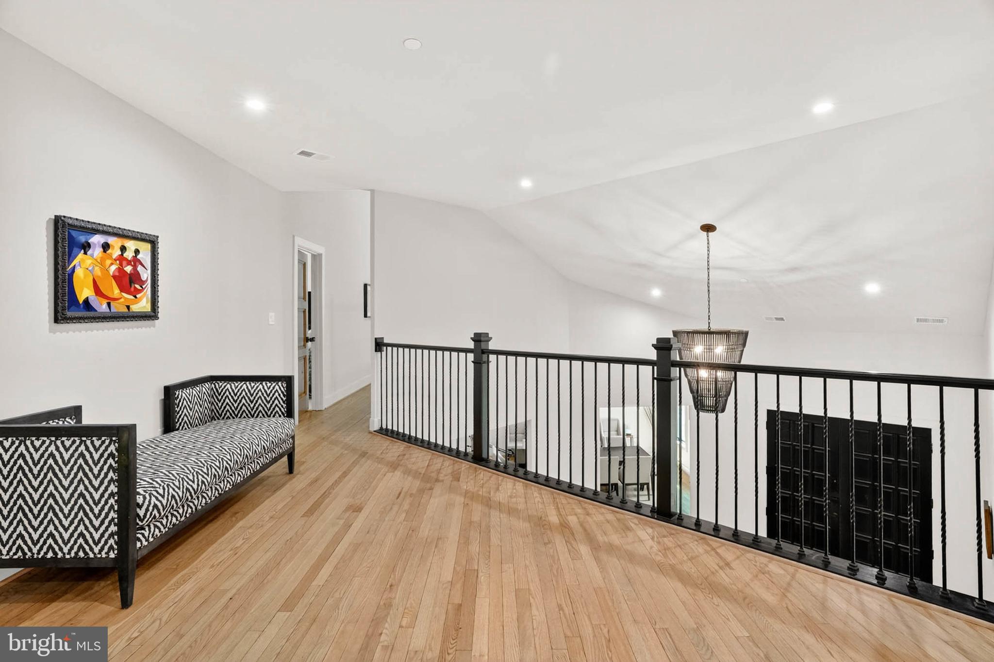 HIGHLAND LAKE - Residential