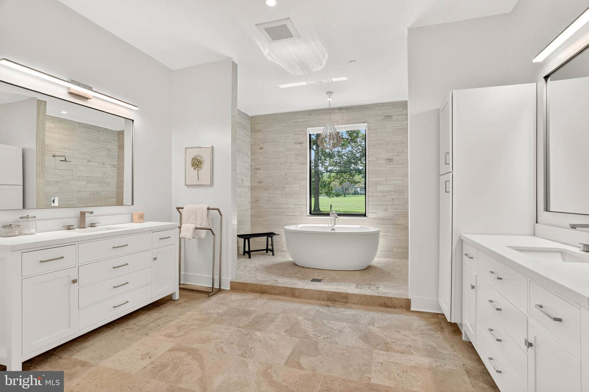 HIGHLAND LAKE - Residential