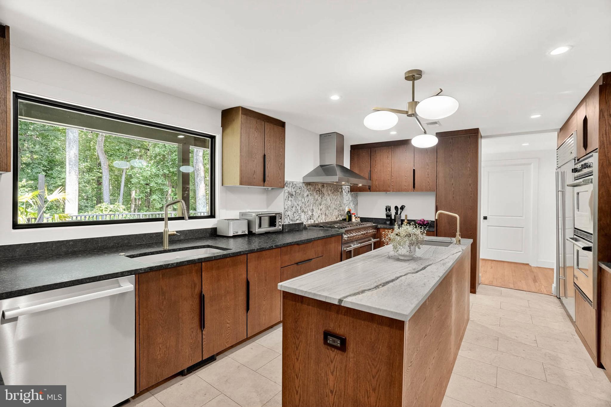 HIGHLAND LAKE - Residential