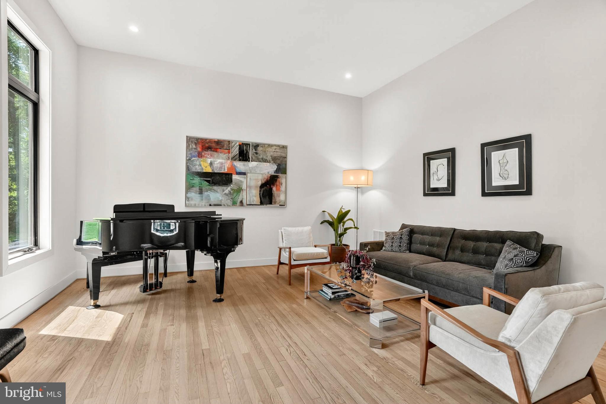 HIGHLAND LAKE - Residential