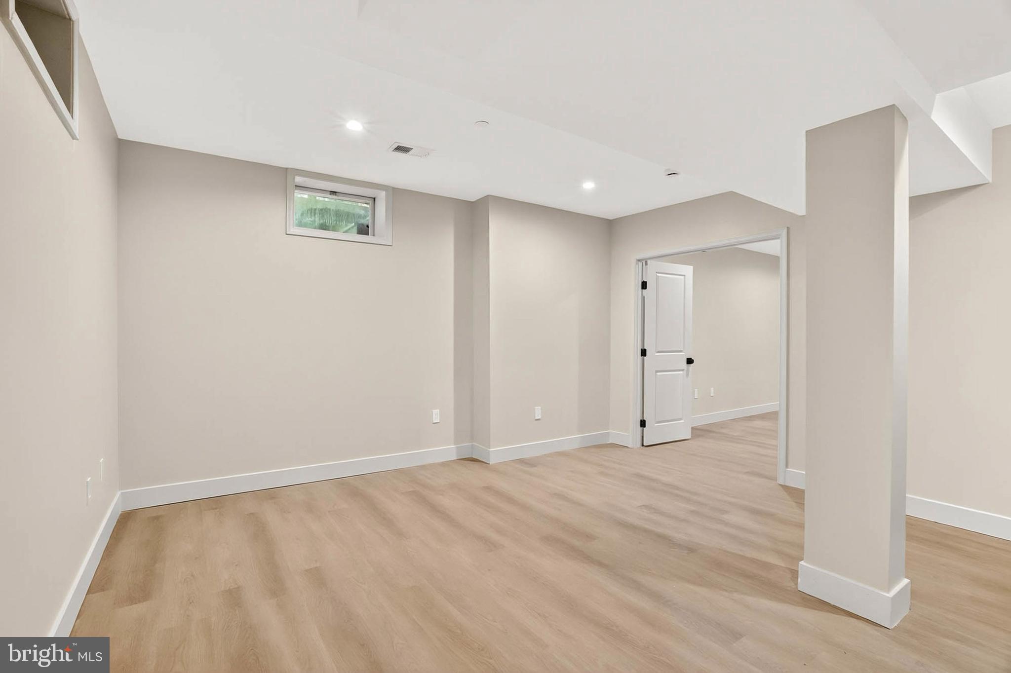 HIGHLAND LAKE - Residential