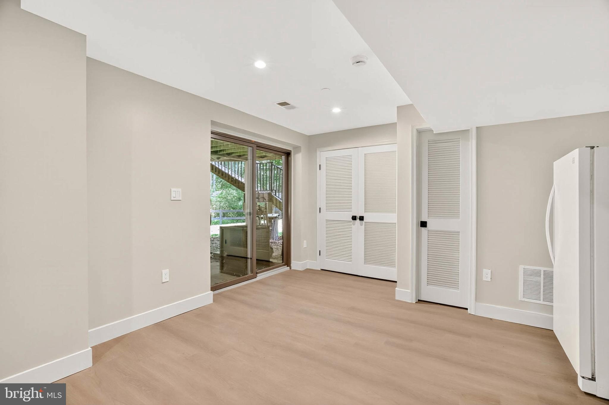 HIGHLAND LAKE - Residential