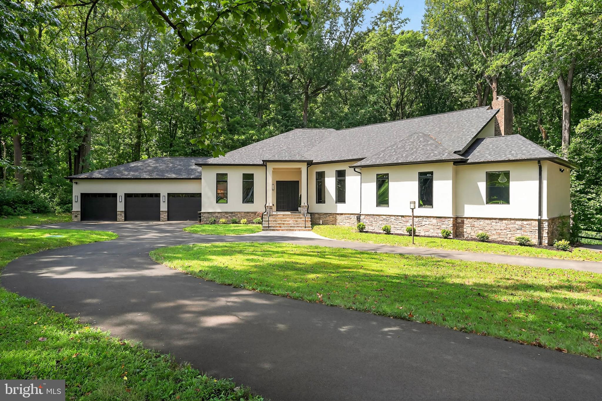 HIGHLAND LAKE - Residential