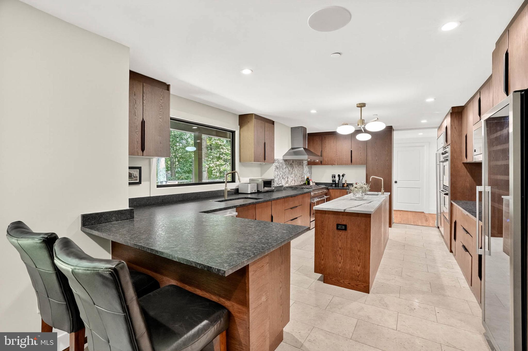 HIGHLAND LAKE - Residential