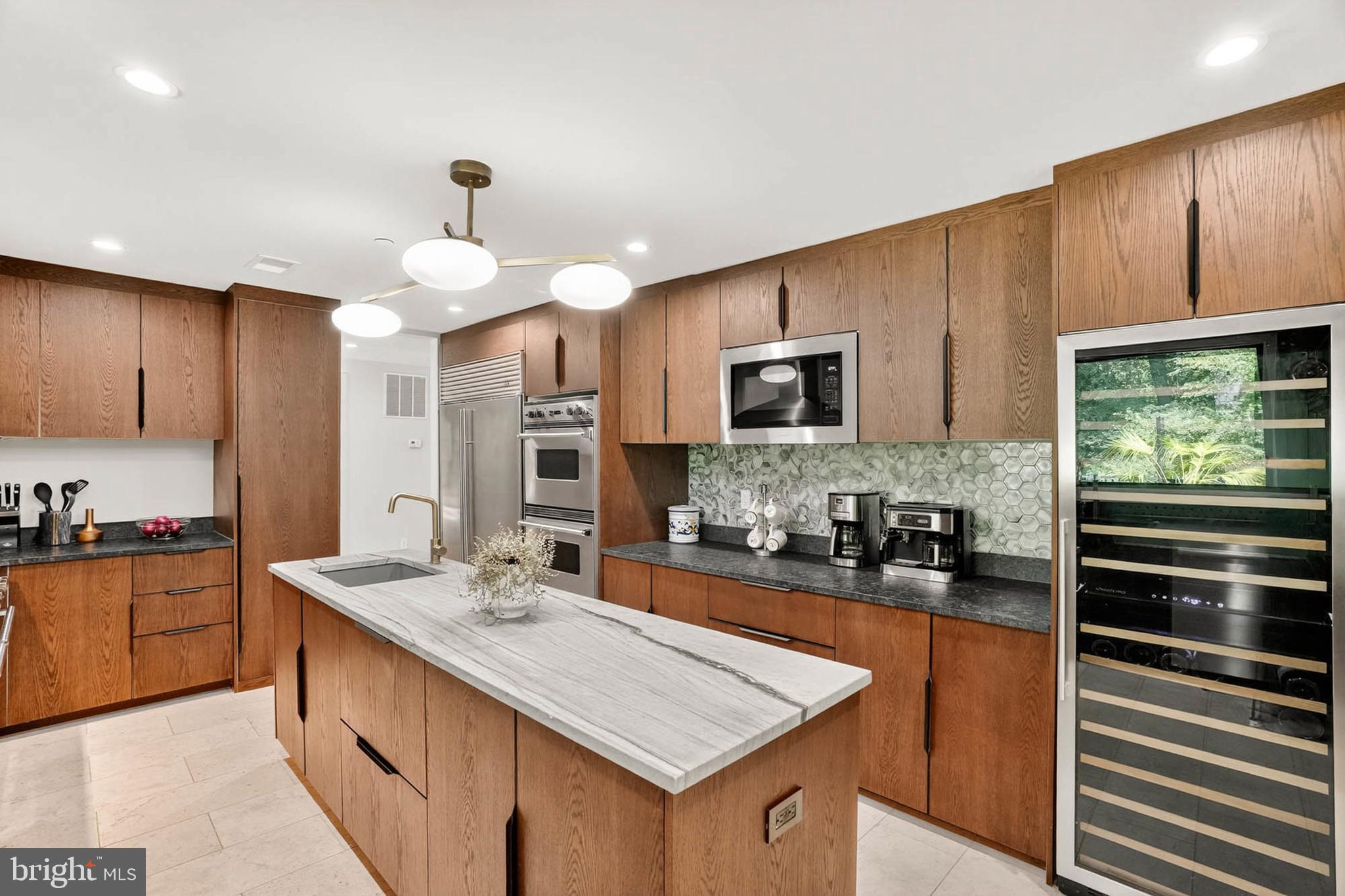 HIGHLAND LAKE - Residential