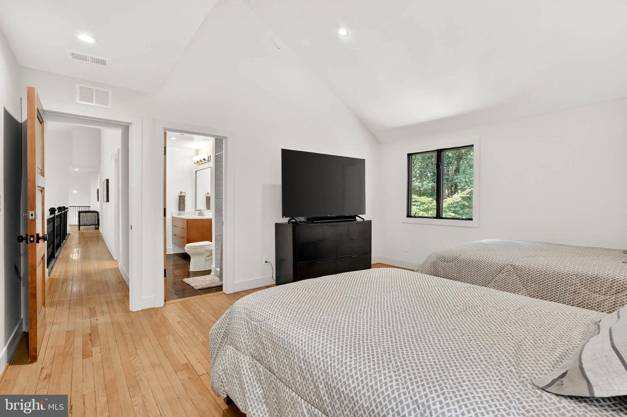 HIGHLAND LAKE - Residential