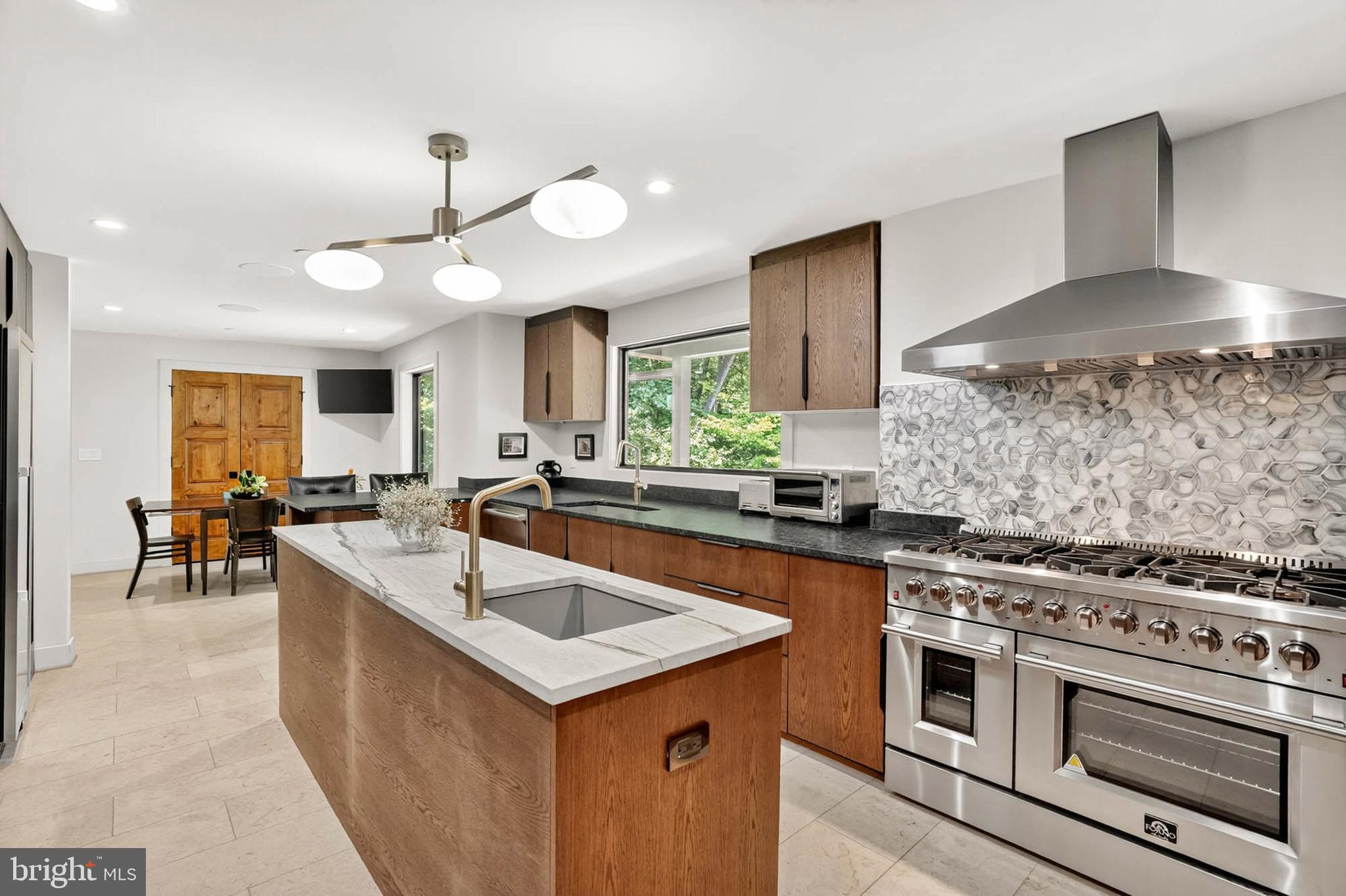 HIGHLAND LAKE - Residential