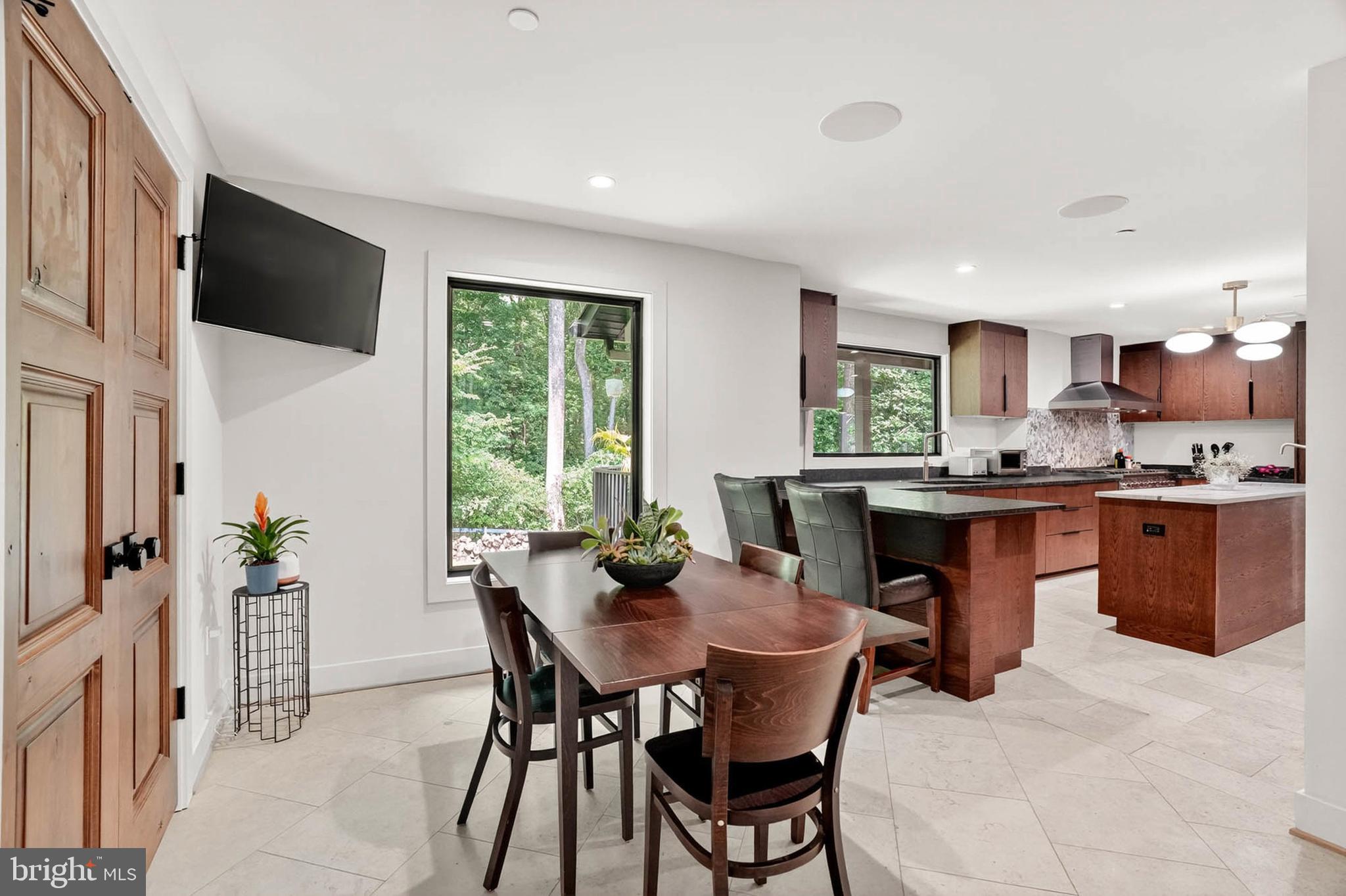 HIGHLAND LAKE - Residential