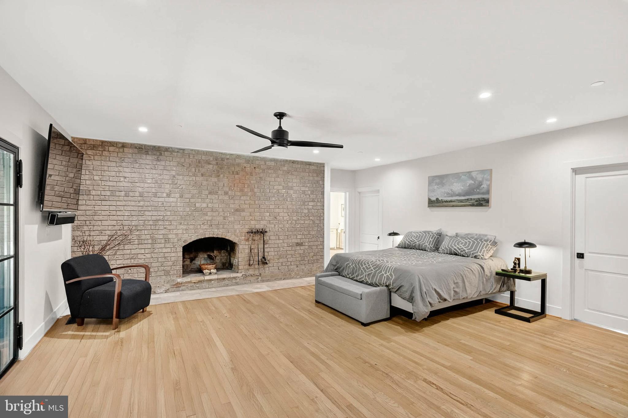 HIGHLAND LAKE - Residential