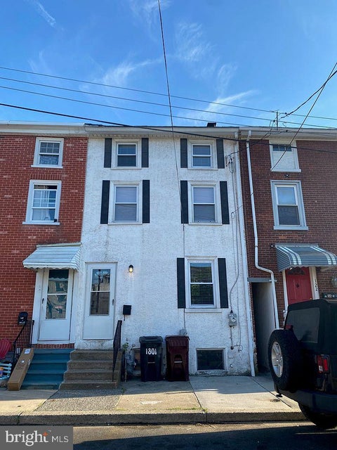 Townhouse For Sale - 120 W 3rd Street<br/> BRIDGEPORT, PA 19405