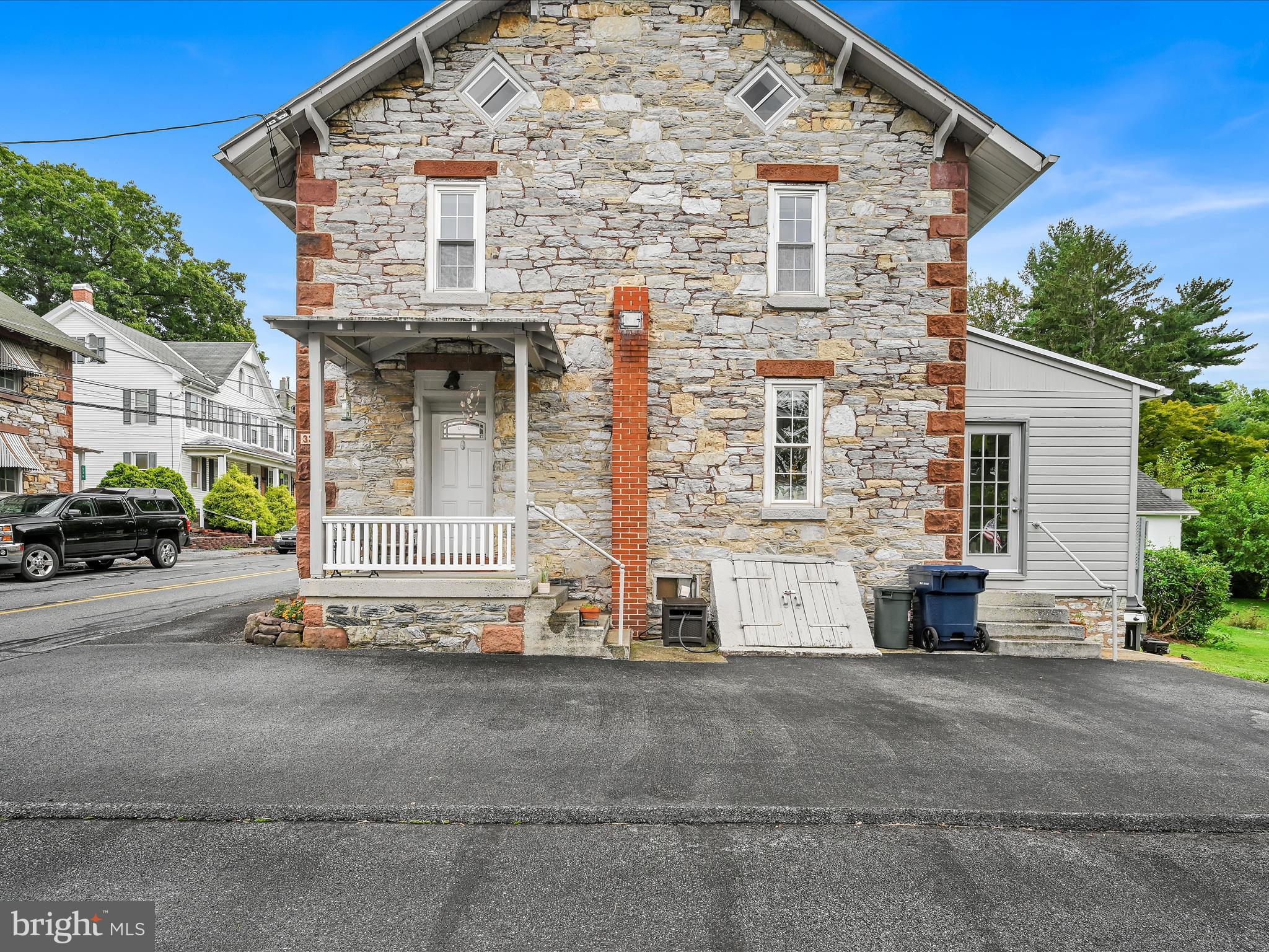 MINERS VILLAGE - Residential