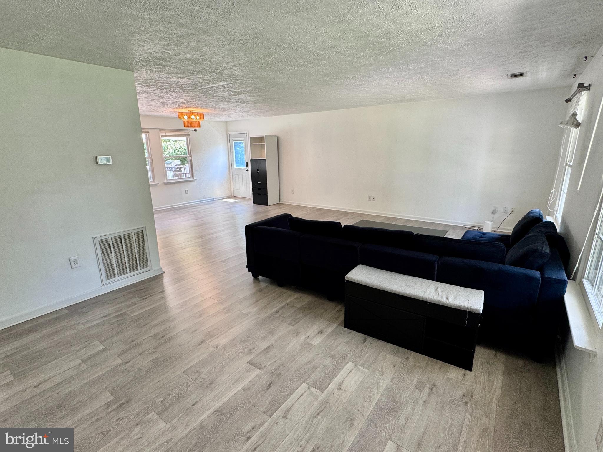 2038 DEWEY DRIVE