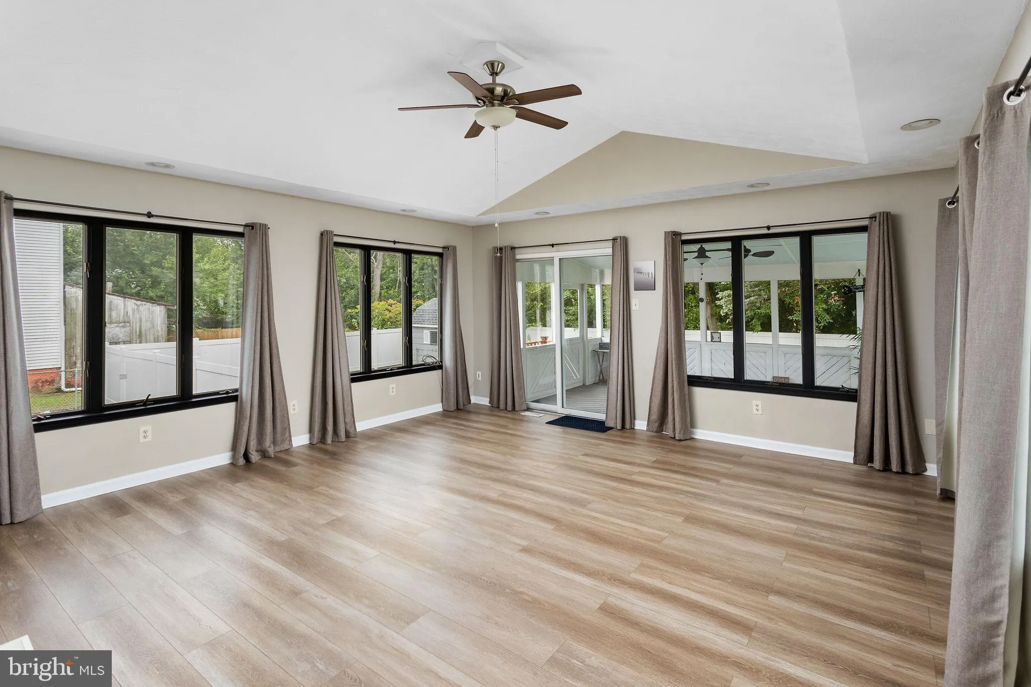 Mount Holly, New Jersey 08060, United States, 3 Bedrooms Bedrooms, ,4 BathroomsBathrooms,Residential,Active,163879